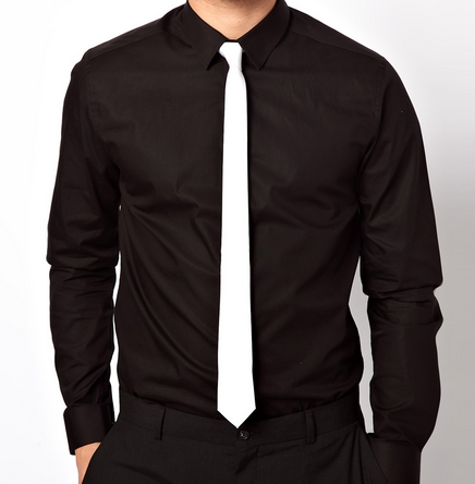cravatte blanche sur chemise noire le style